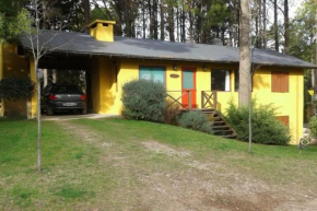 Casa completa en el bosque para 8 personas no aceptamos grupos de jovenes